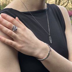 Feather - Fast slvbelagt armbnd